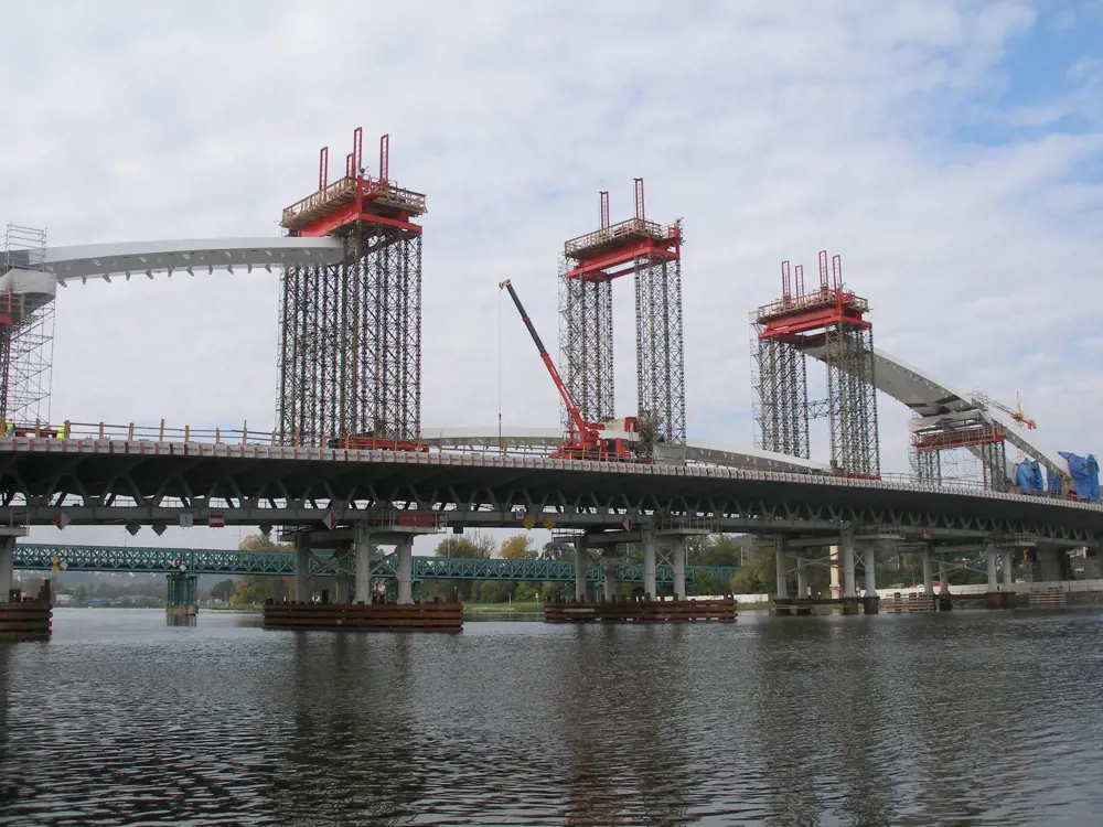 Troja bridge being constructed. 