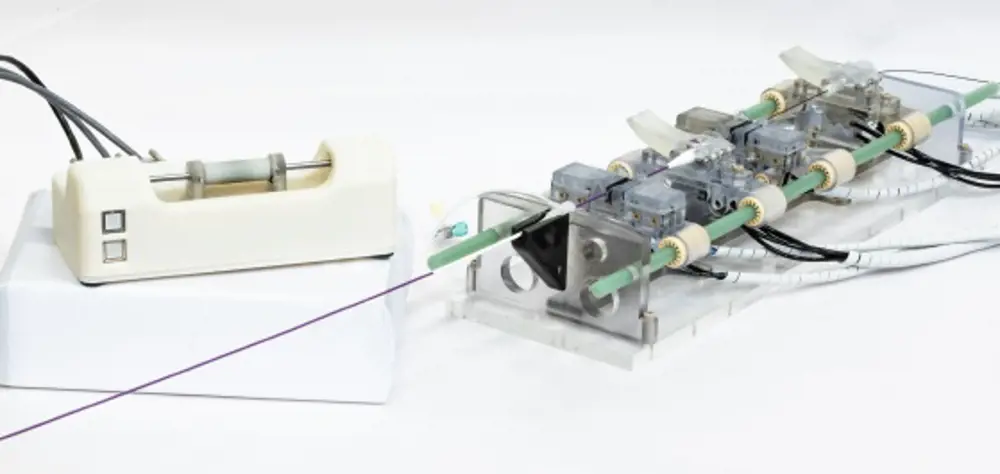 A control robot used for trajectory (left) and a follow robot which is termed the slave robot (right).