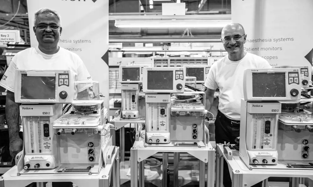 Guru Krishnamoorthy (left), CEO of Penlon, and Dick Elsy CBE FREng (right), Chairman of the VCUK Consortium and CEO of the High Value Manufacturing Catapult with the Penlon ESO 2 ventilator.